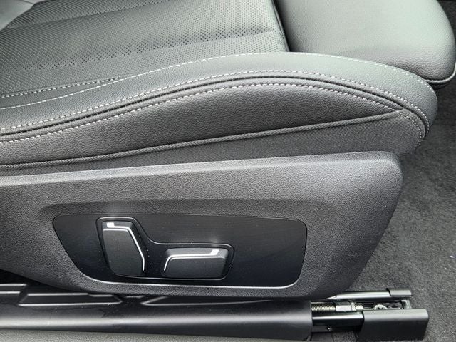 2025 BMW 2 Series 230i