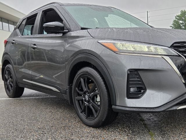 2022 Nissan Kicks SR