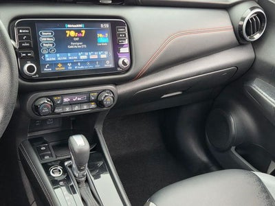 2022 Nissan Kicks SR