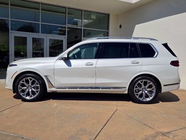 2025 BMW X7 xDrive40i