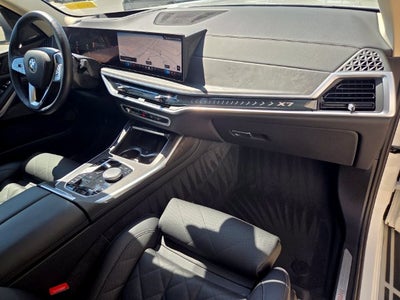 2025 BMW X7 xDrive40i