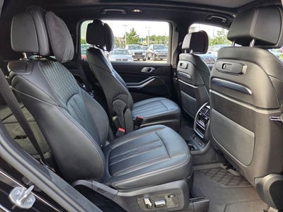 2023 BMW X7 xDrive40i