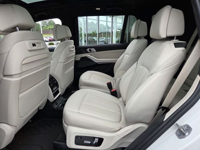 2021 BMW X7 M50i