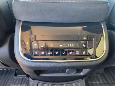 2025 INFINITI QX80 LUXE
