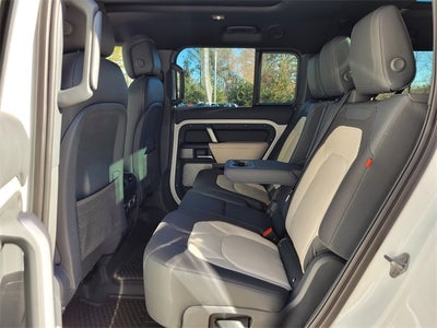 2023 Land Rover Defender 130 X-Dynamic SE