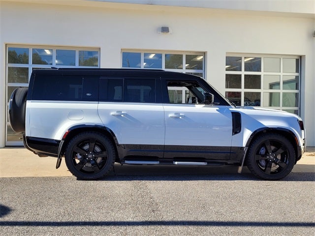 2023 Land Rover Defender 130 X-Dynamic SE