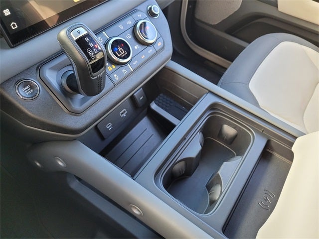 2023 Land Rover Defender 130 X-Dynamic SE