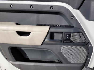 2023 Land Rover Defender 130 X-Dynamic SE