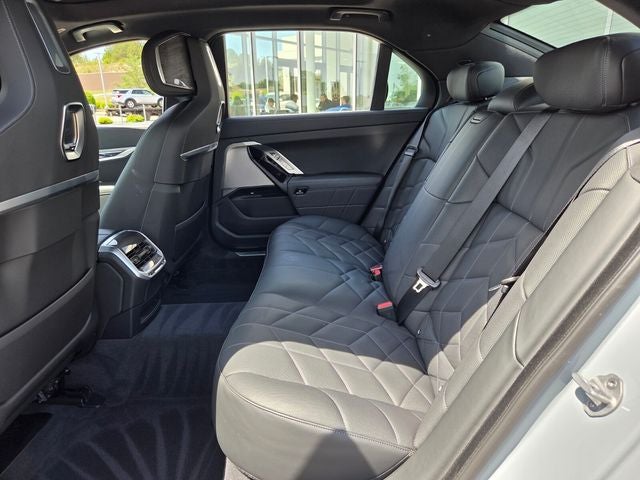 2025 BMW 7 Series 740i xDrive