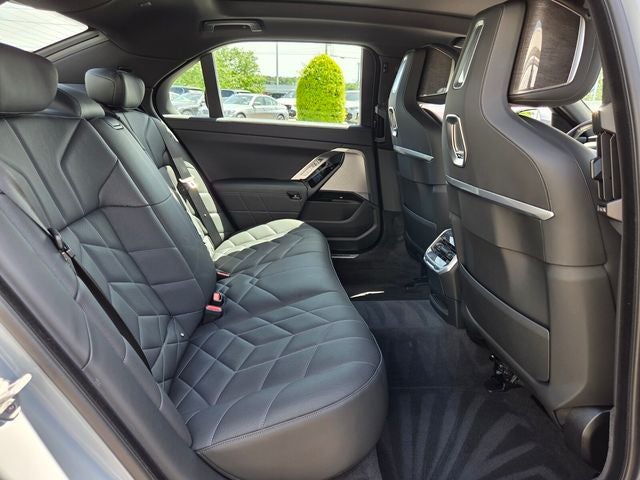 2025 BMW 7 Series 740i xDrive