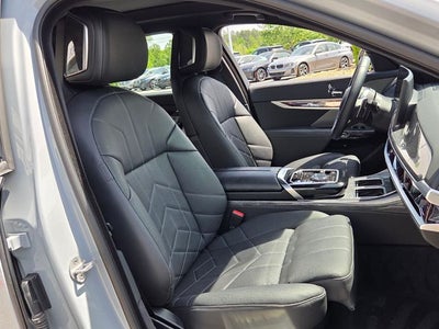 2025 BMW 7 Series 740i xDrive