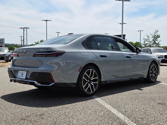 2025 BMW 7 Series 740i xDrive
