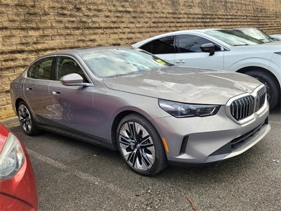 2025 BMW 5 Series 530i