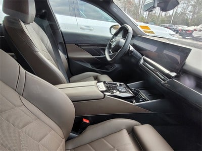 2025 BMW 5 Series 530i