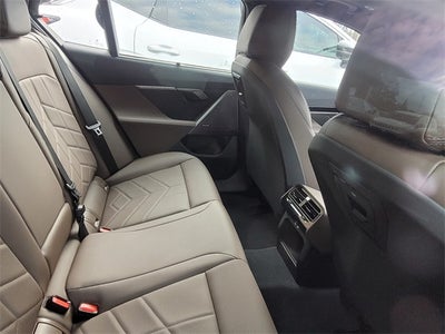 2025 BMW 5 Series 530i