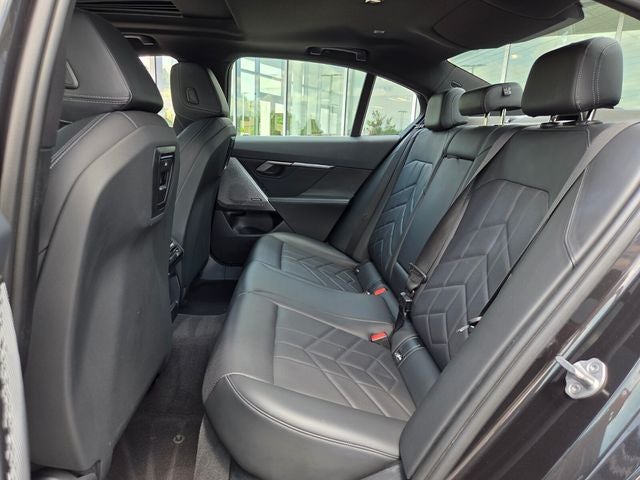 2024 BMW 5 Series 530i