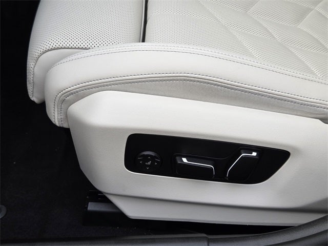 2025 BMW 5 Series 530i