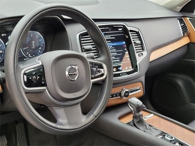 2021 Volvo XC90 T6 Momentum