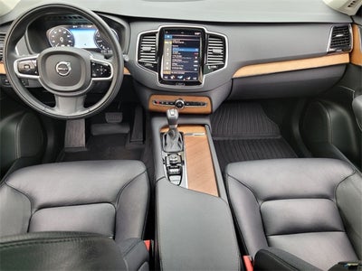 2021 Volvo XC90 T6 Momentum