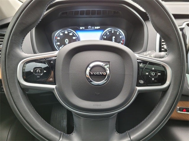 2021 Volvo XC90 T6 Momentum