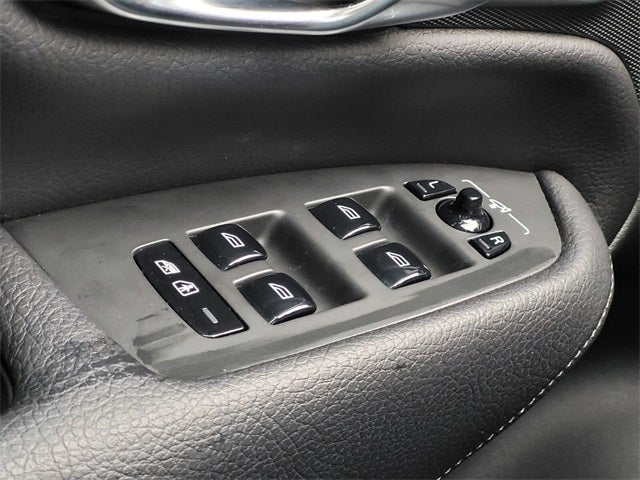 2021 Volvo XC90 T6 Momentum