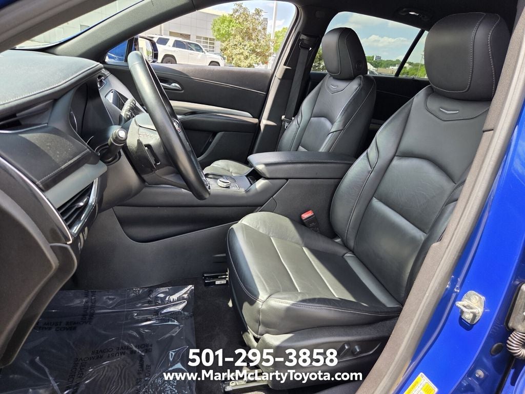 2023 Cadillac XT4 Premium Luxury