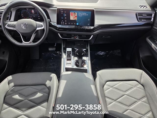 2025 Volkswagen Atlas Cross Sport 2.0T SE w/Technology