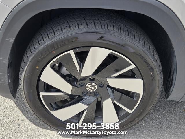 2025 Volkswagen Atlas Cross Sport 2.0T SE w/Technology