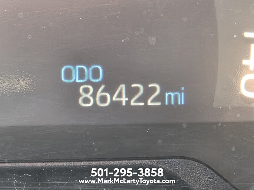 2024 Toyota RAV4 LE - Photo 23