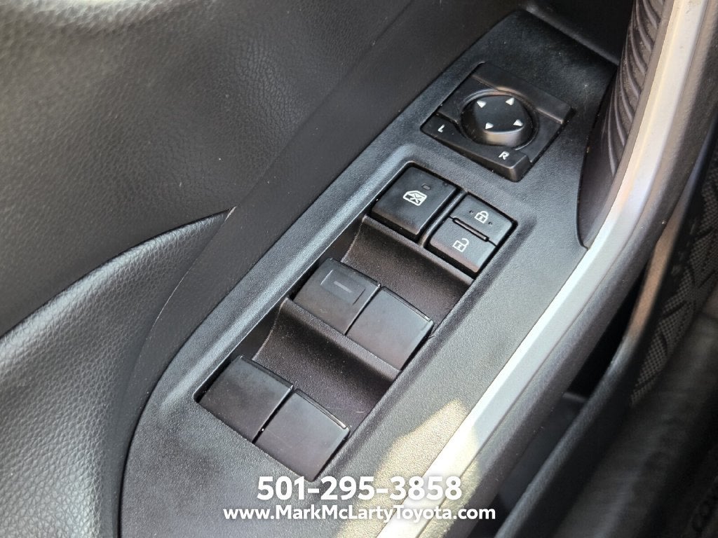 2024 Toyota RAV4 LE - Photo 24