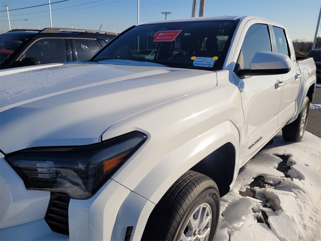 2025 Toyota TACOMA SR5 SR5