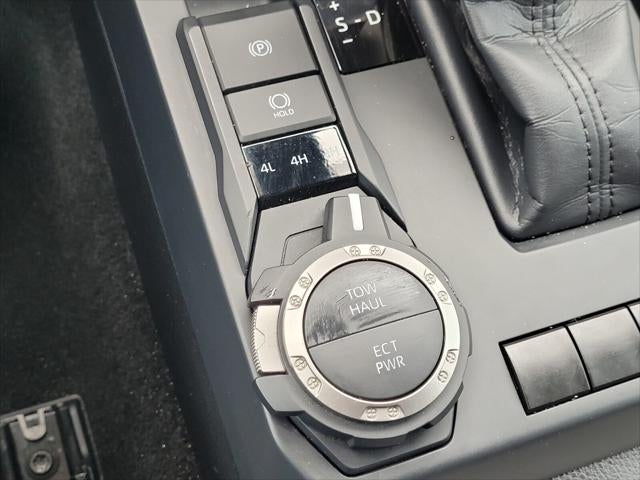 2024 Toyota TACOMA SR5 SR5