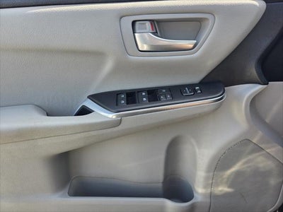 2017 Toyota CAMRY SE