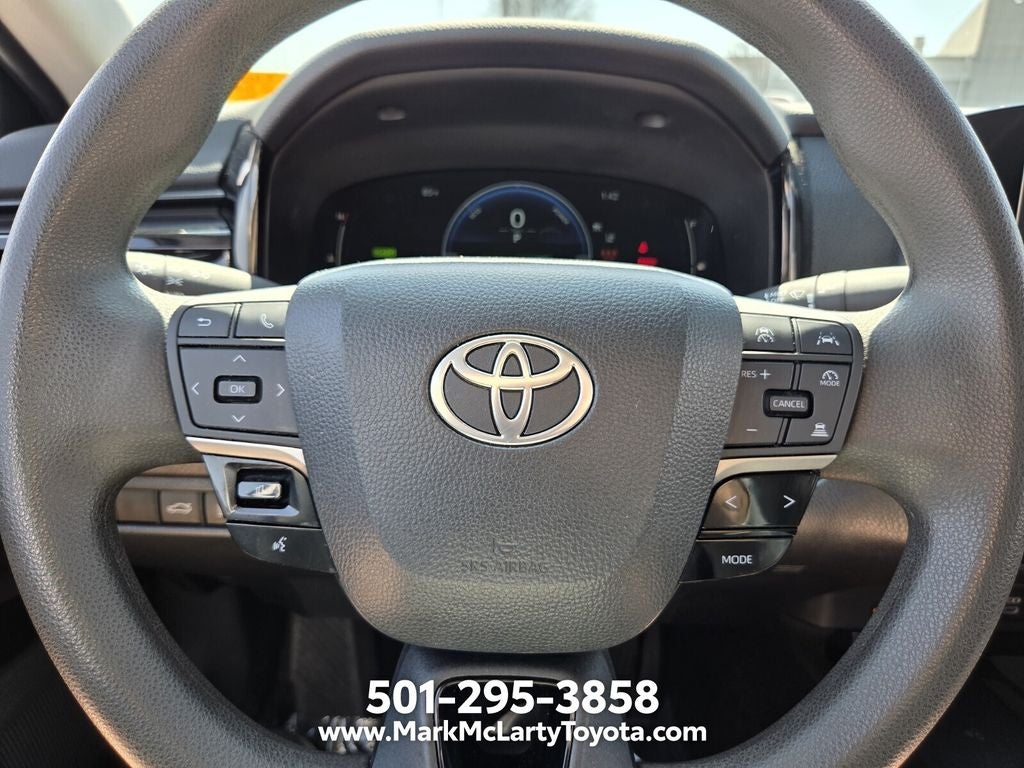 2025 Toyota CAMRY LE