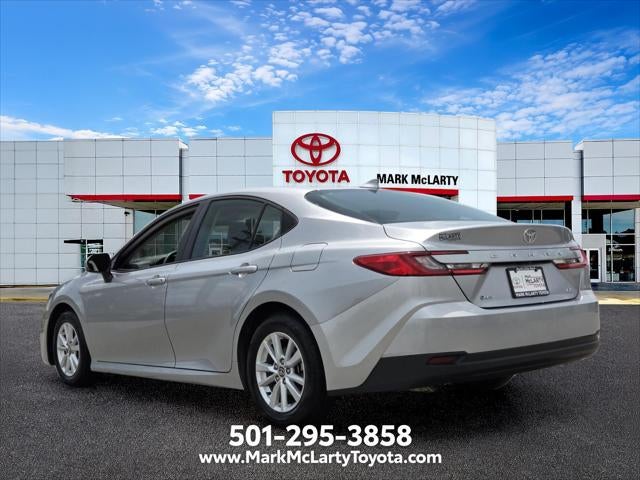 2025 Toyota Camry LE - Photo 13