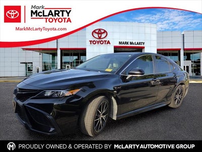 2022 Toyota Camry Hybrid SE