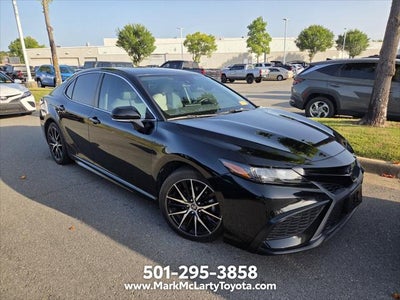 2022 Toyota Camry Hybrid SE