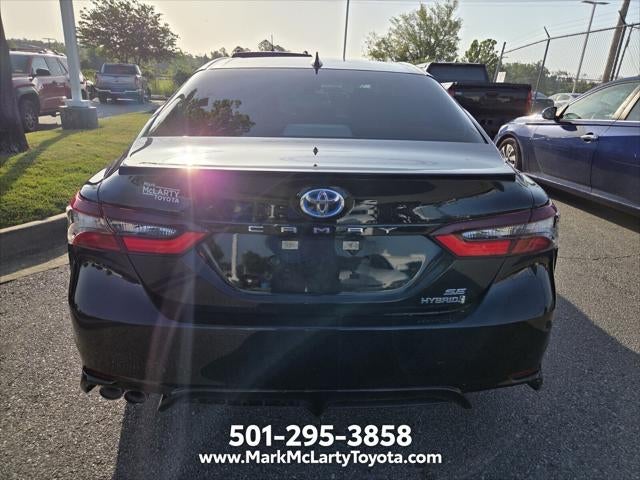 2022 Toyota Camry Hybrid SE