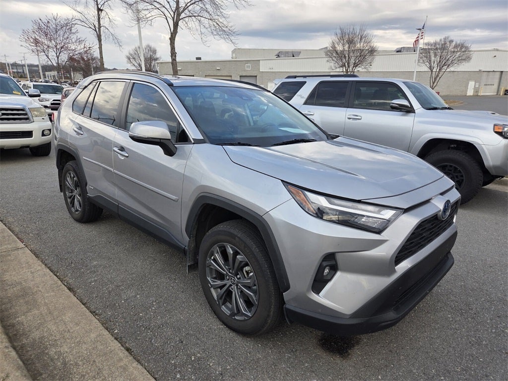 2023 Toyota RAV4 HYBRID XLE Premium