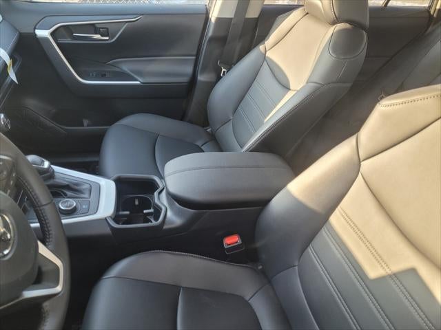 2025 Toyota RAV4 HYBRID XLE Premium