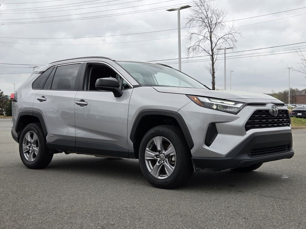 2025 Toyota RAV4 HYBRID LE