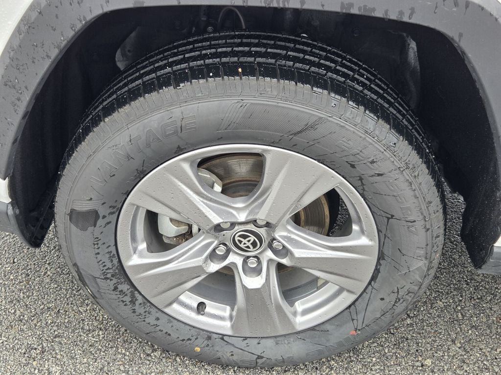 2025 Toyota RAV4 HYBRID LE