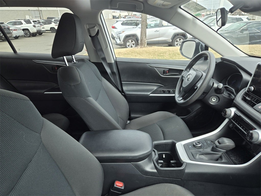 2025 Toyota RAV4 HYBRID LE