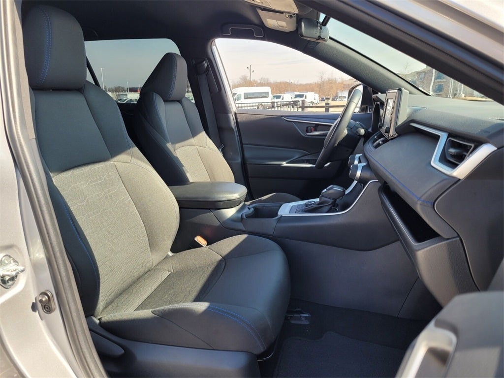 2022 Toyota RAV4 HYBRID SE