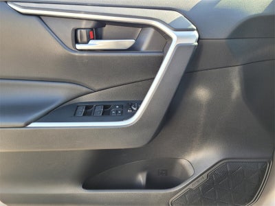 2022 Toyota RAV4 HYBRID SE