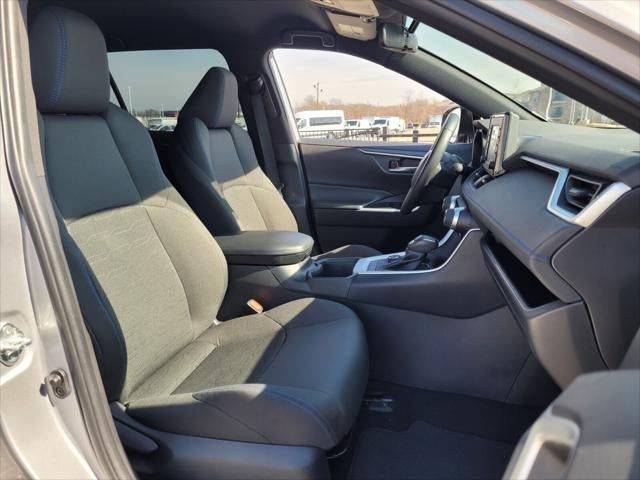 2022 Toyota RAV4 HYBRID SE