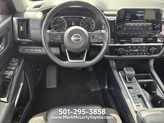 2022 Nissan Pathfinder SL