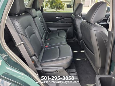 2022 Nissan Pathfinder SL