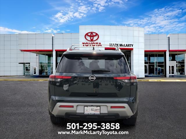 2022 Nissan Pathfinder SL