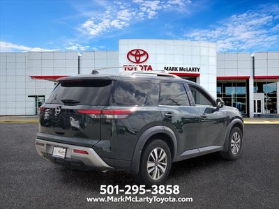2022 Nissan Pathfinder SL